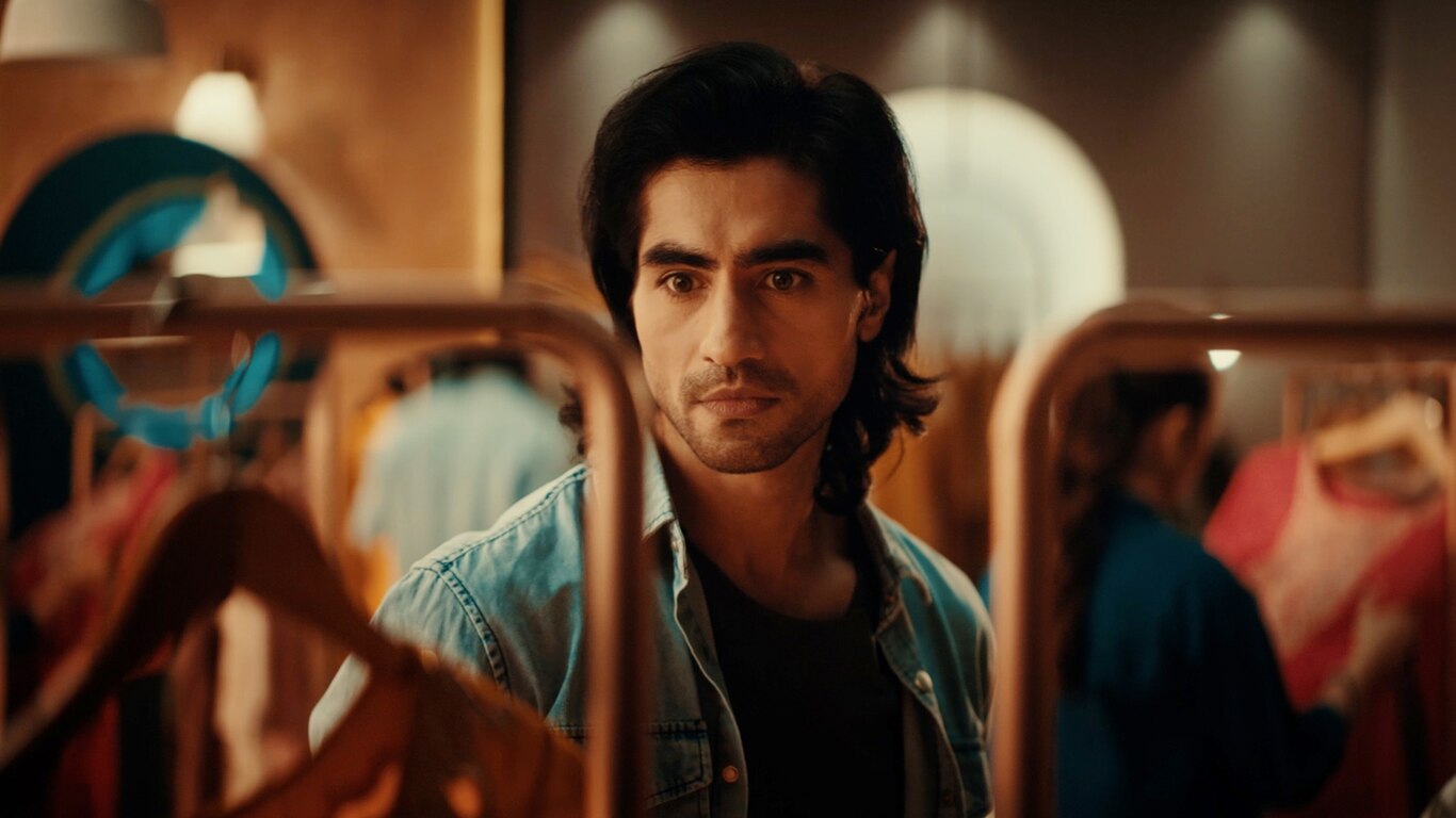 Bade Achhe Lagte Hain Trailer 1