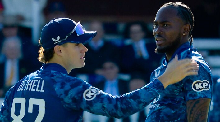 Archer’s Fiery Spell Keeps England In The Hunt from South Africa Tour of England 2025 