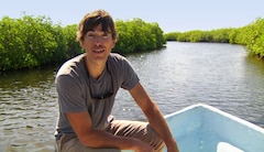 https://images.slivcdn.com/videoasset_images/manage_file/1000008062/1757681950385406_Show_bbc_North_America_with_Simon_Reeve_E0005_IND_12092025_landscape.jpg?h=138&w=240&q=high