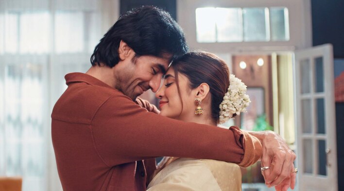 Happy Ending For The Kapoors from Bade Achhe Lagte Hain season 4