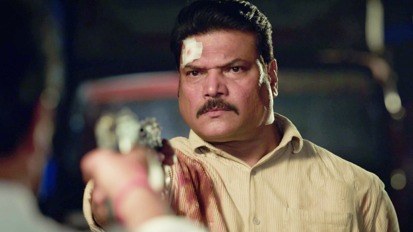 Abhijeet Shoots Daya