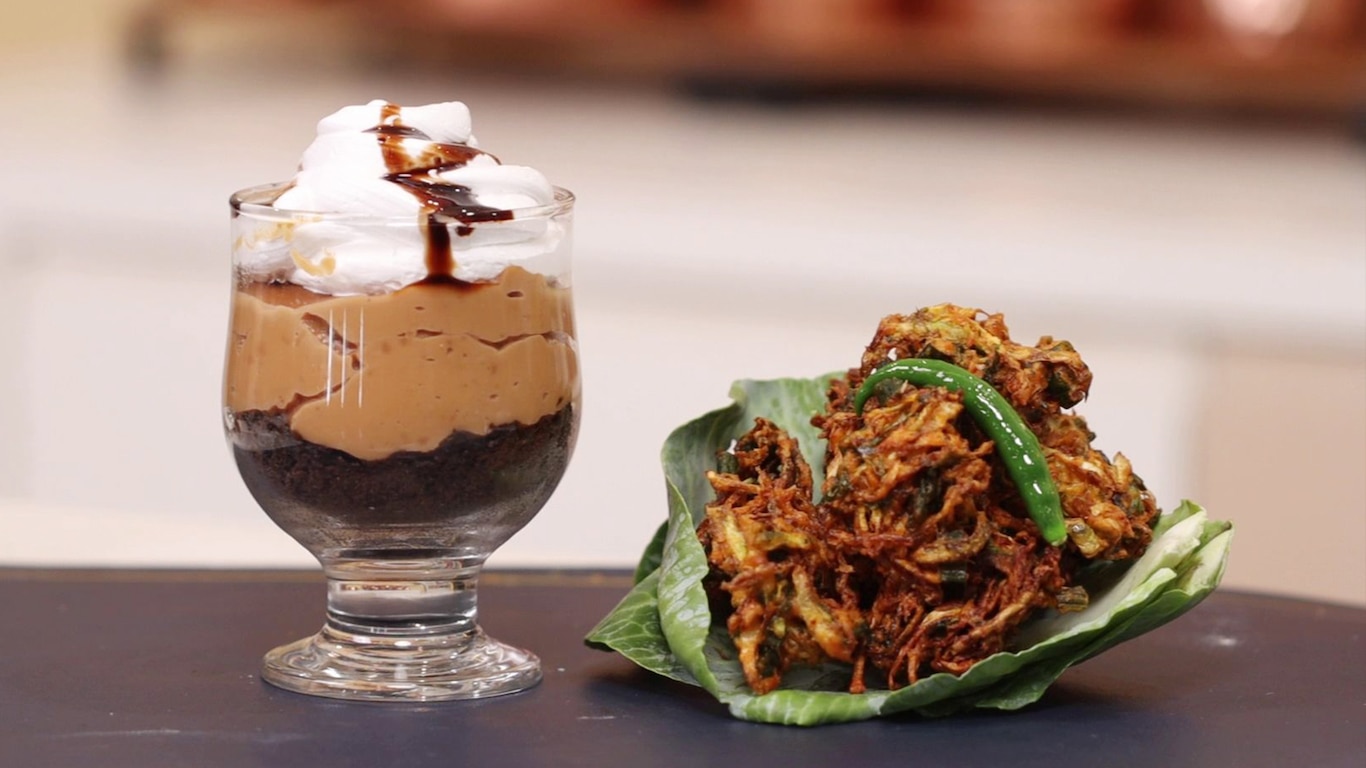 Kobi Pakoda And Tea Pudding