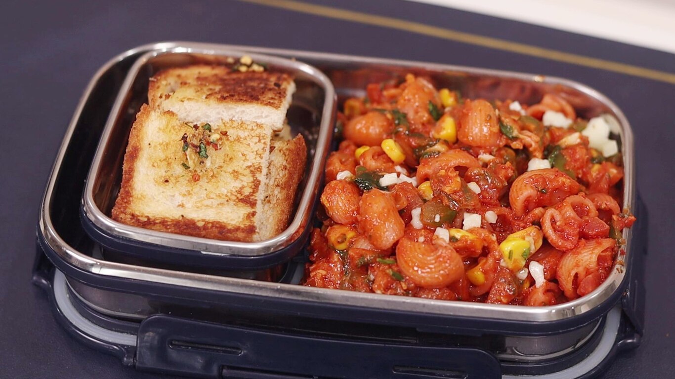 Macaroni And Bread Croutons