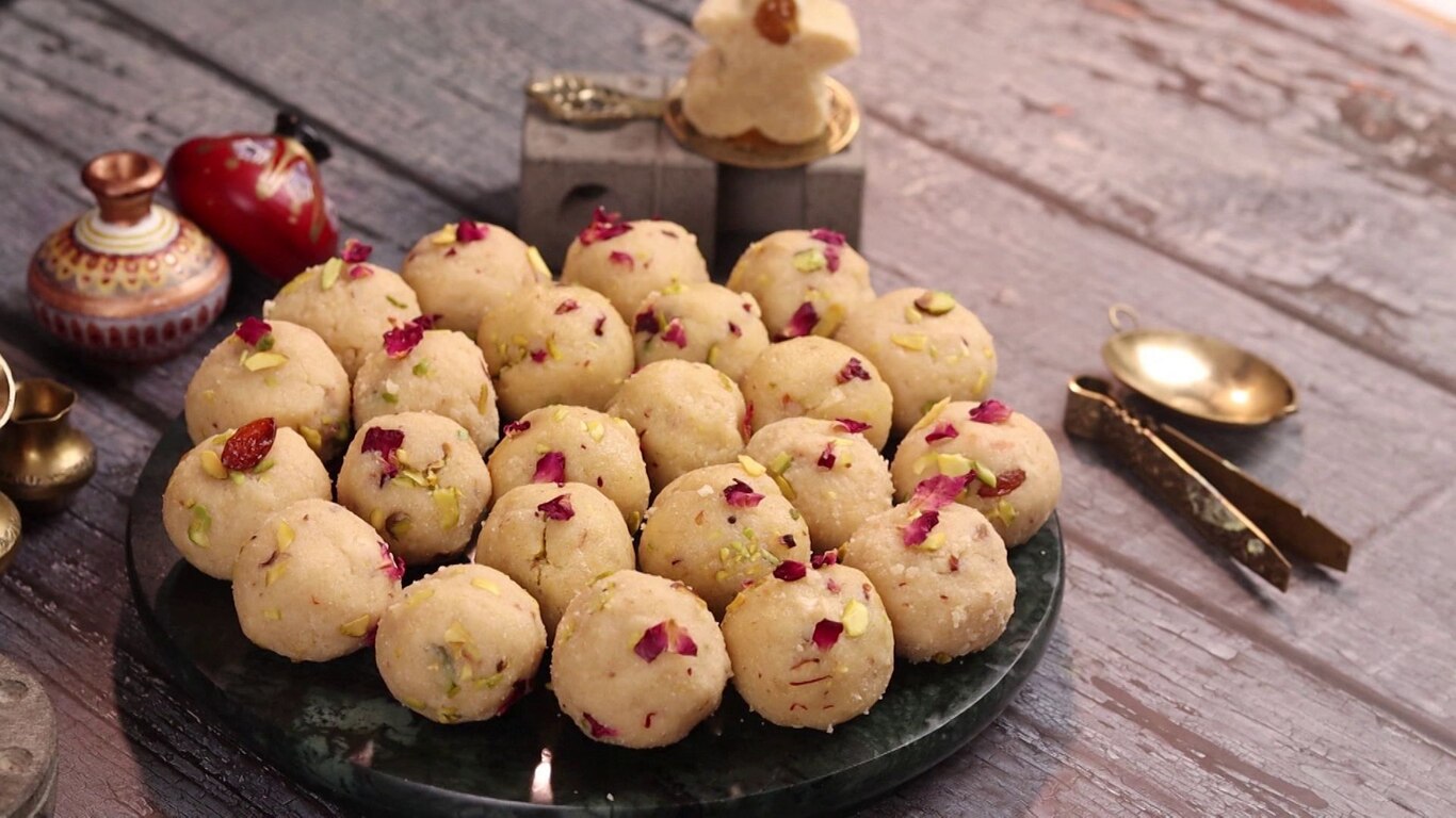 Rava Khavache Laadu