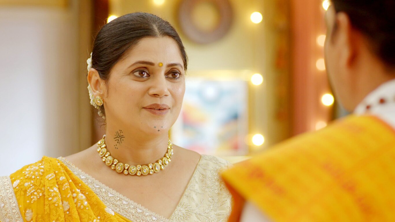 Panditji Finds The Mahurat