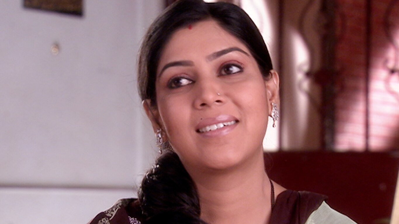Priya Treats Ram's Headcahe