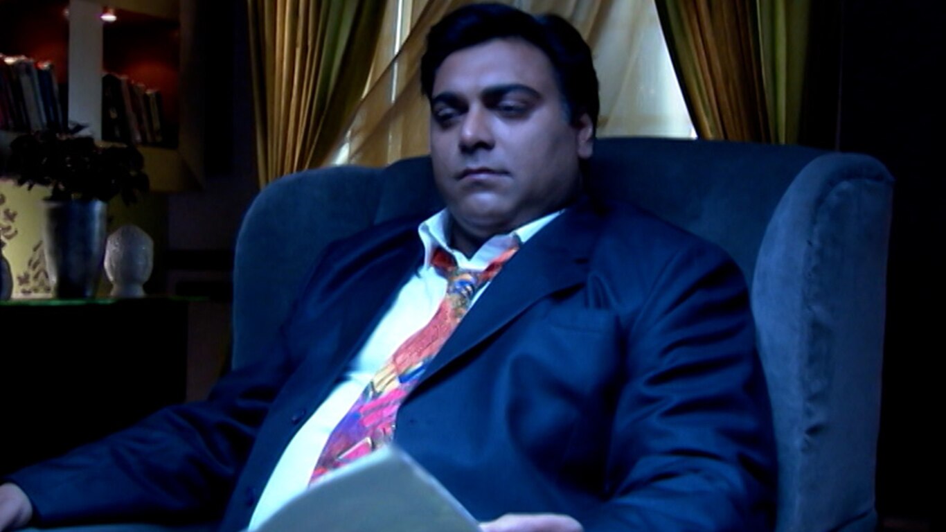 Vikram Wants To Resign