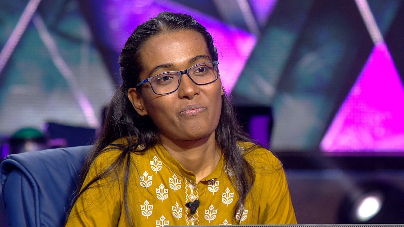 Pragati Faces KBC Questions