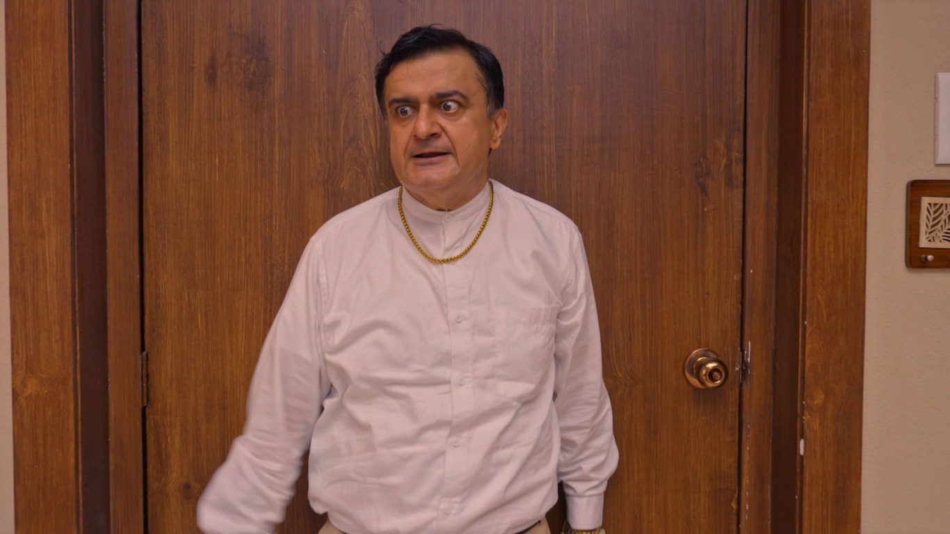 Chachaji's Cricket Pitch Threat
