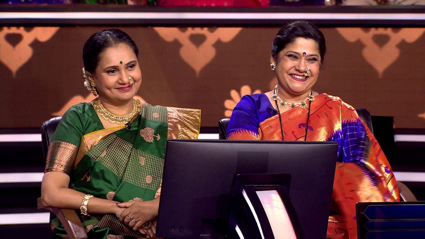 Renuka Shahane and Priya Berde Shine on Hot Seat