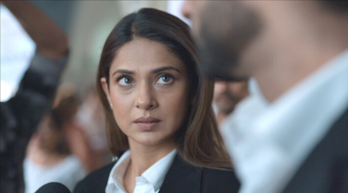 Anushka Gets Harassed By Journalists from Raisinghani vs Raisinghani 