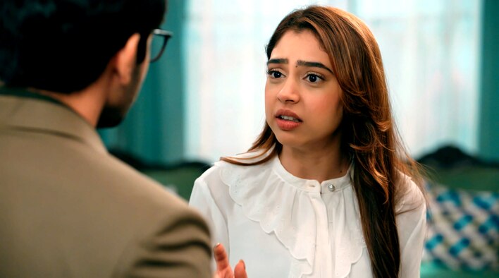 Prachi Gets Into An Accident from Bade Achhe Lagte Hain season 2