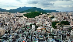 https://images.slivcdn.com/videoasset_images/show_bbc_southkoreawithalexandararmstrong_ep03_landscap_thumb.jpg?h=138&w=240&q=high