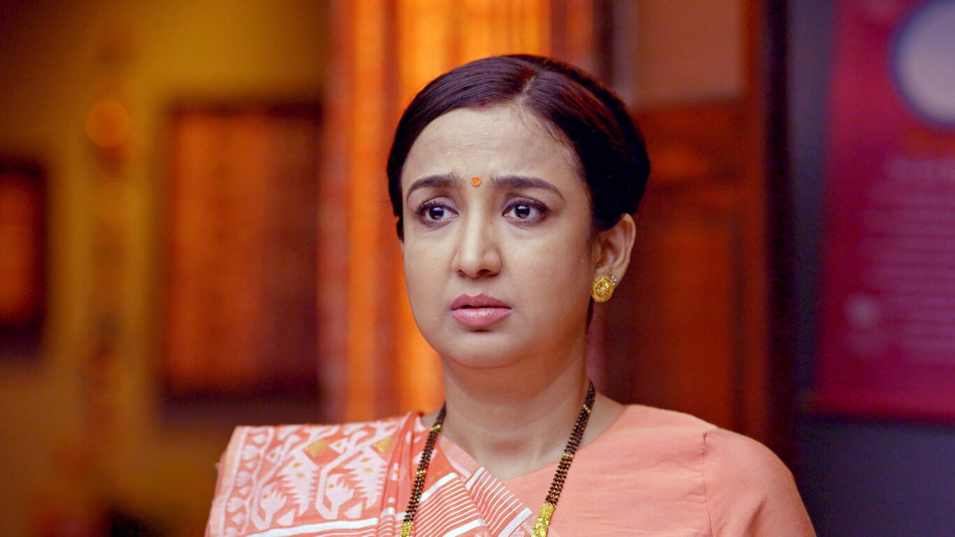 Prarthana Is Embarrassed