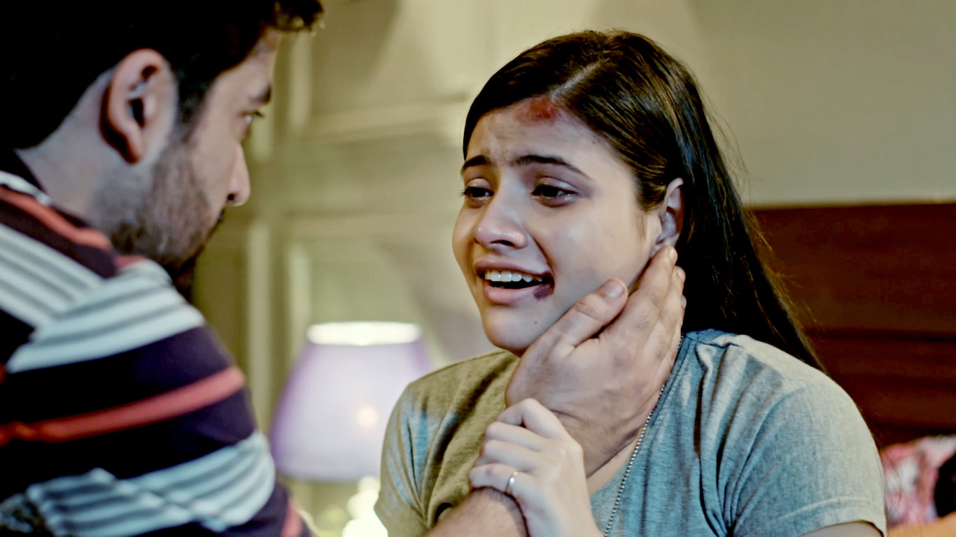 Adhuri Kahaani