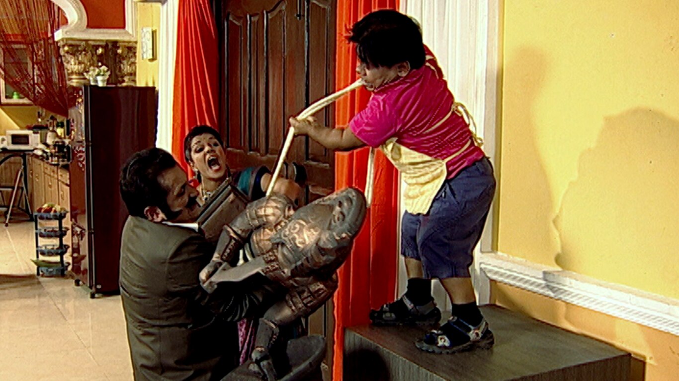 The Kumars Move In