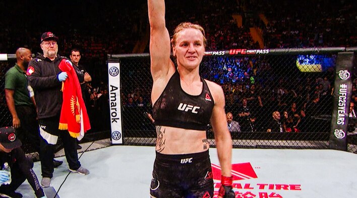 Valentina Shevchenko Takes On Julianna Pena & Priscila Cachoeira from UFC Fight O'Clock 